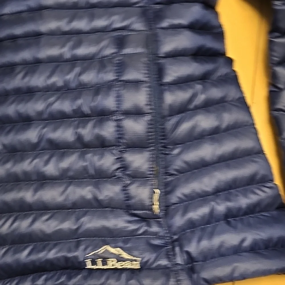 L.L. Bean Navy Quilted Jacket - Picture 3 of 4